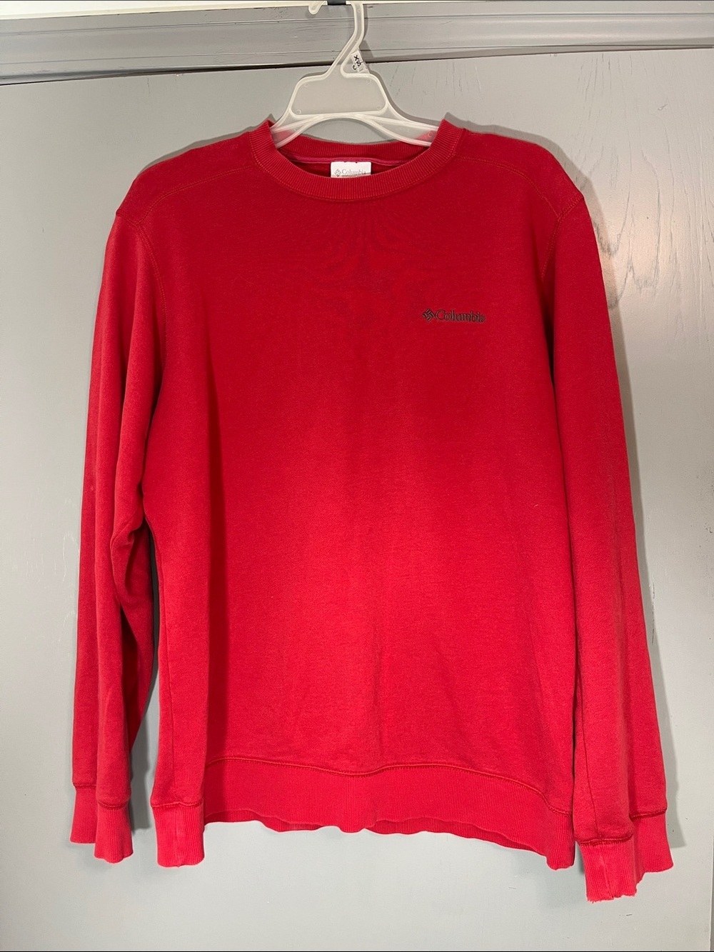 Columbia womens Red Crewneck Sweatshirt with Chest Logo size M